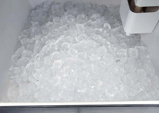 Blue Star  ICM90  Ice Cube Machine with 90 kg Production and 42 KG storage capacity per 24 hours (ICM90, 90Kg)