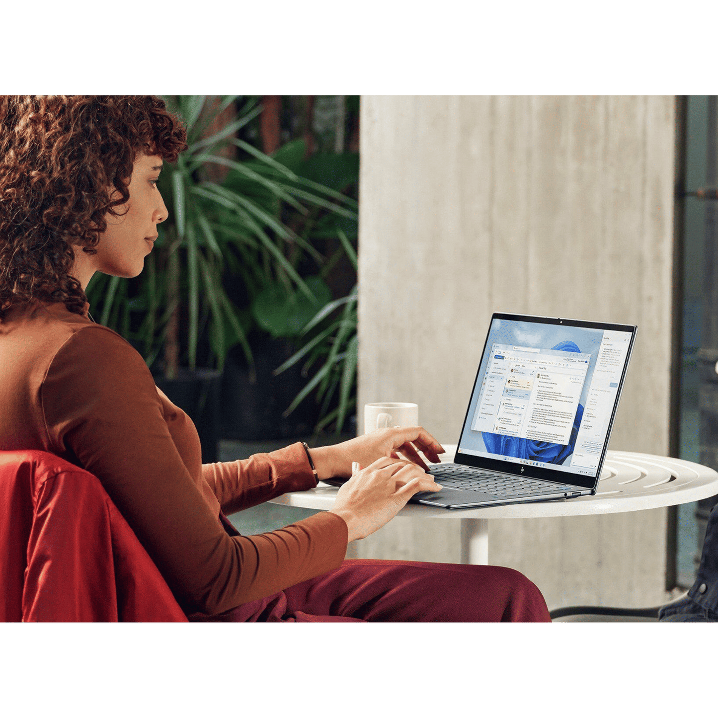 HP OmniBook X 14-fe0121QU Snapdragon X Elite Touchscreen Thin & Light Laptop (16GB, 1TB SSD, Next-Gen Windows, 14 inch 2.2K IPS Display, MS Office 2021, Meteor Silver, 1.34 KG)