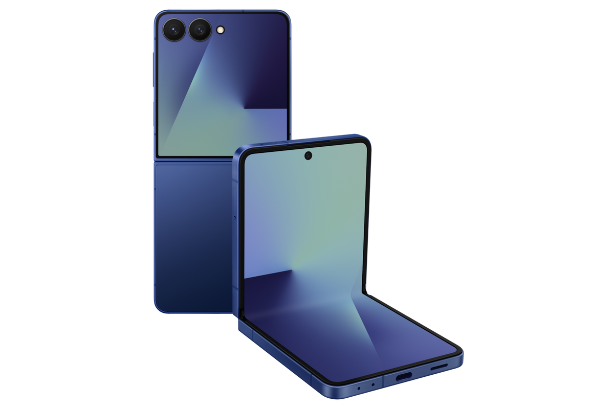 Samsung Galaxy Z Flip7 — SM-F766BDBEINS — product view